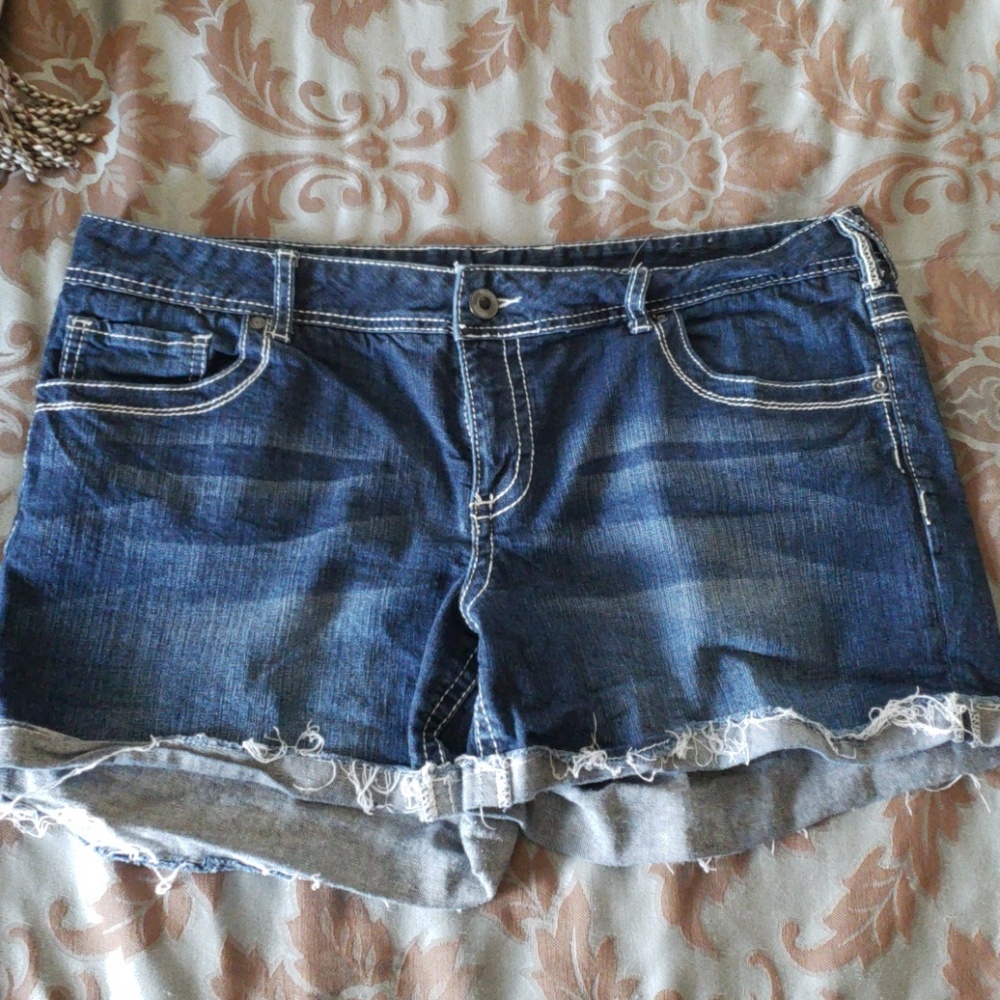 Size 33 Vanity jean shorts
